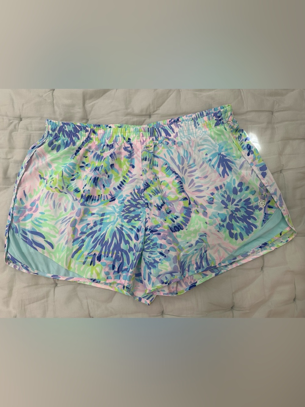 NWOT Lilly Pulitzer Luxletic Ocean Trail Shorts Green and Pink Sz Medium
